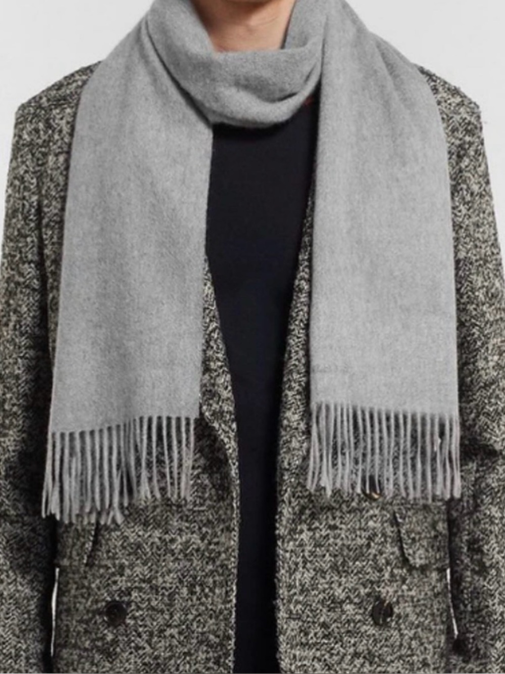 Paul Smith 
100% cashmere scarf